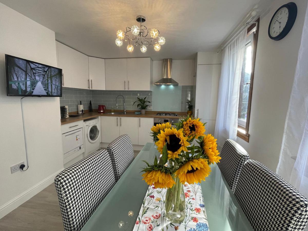 Central Comfy 2 Familyroom Apart Edinburgh Bagian luar foto